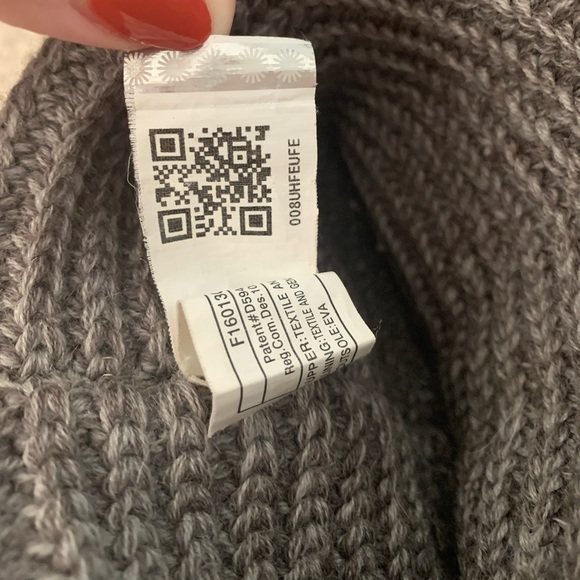 UGG Boots - Picture 4 of 5